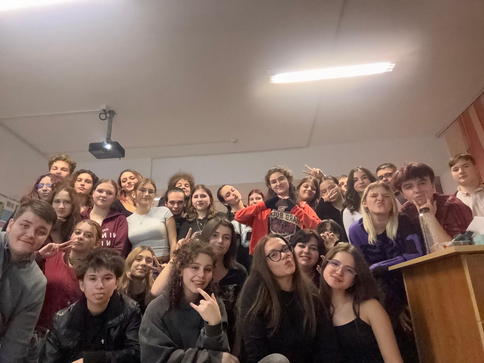 Colaj cu activitatea Clubului Overthink